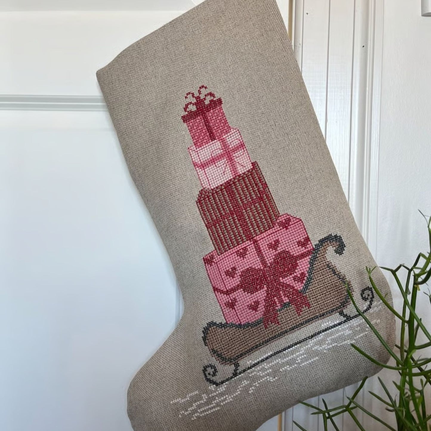 Pomp Stitch, Julesok m. røde gaver
