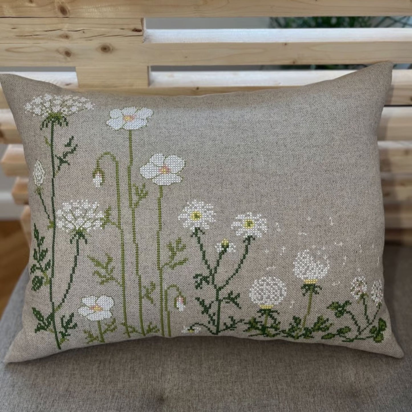 Pomp Stitch, Pude m. Vilde Blomster